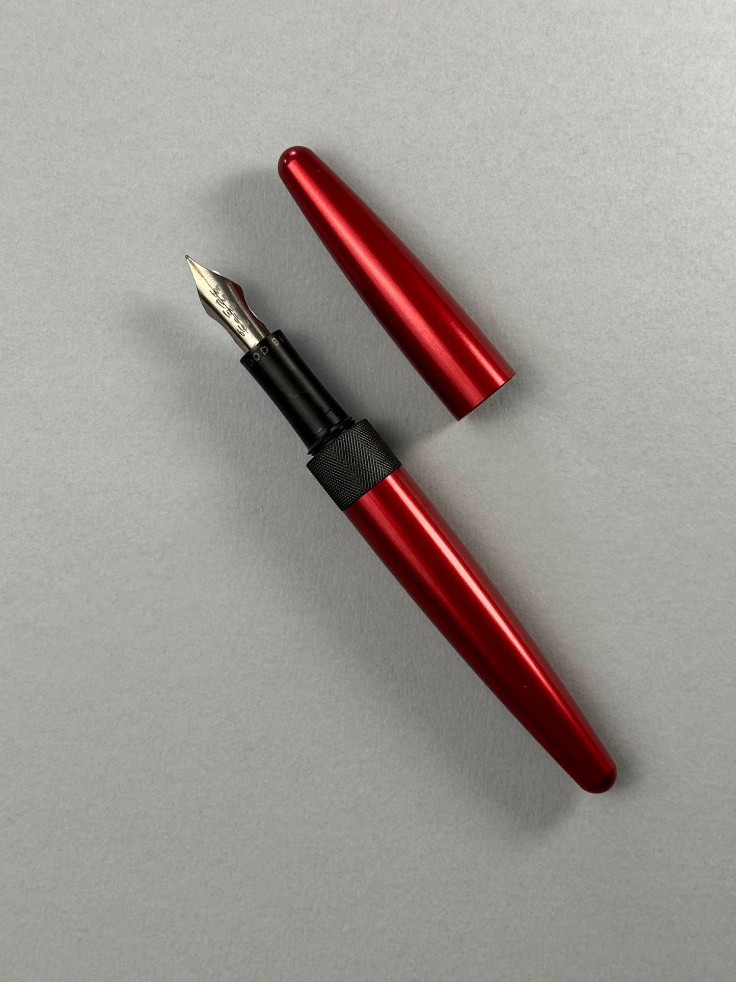 R615 Fountain Pen - Cadmium Red