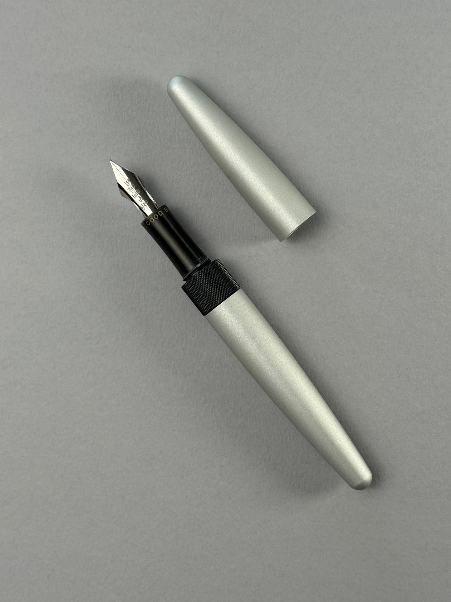 R615 Fountain Pen - Super Matte SIlver