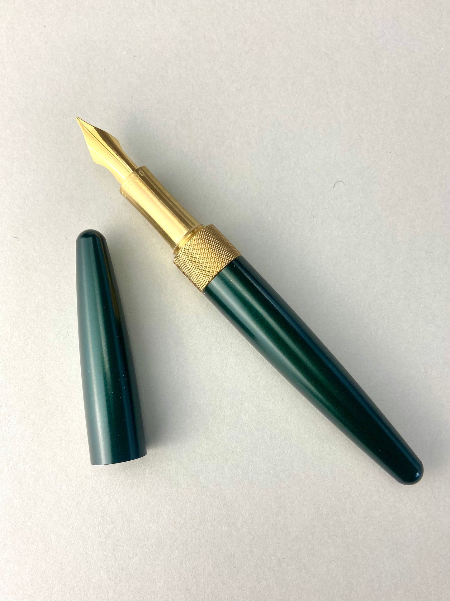 R615 Fountain Pen - British Racing Green