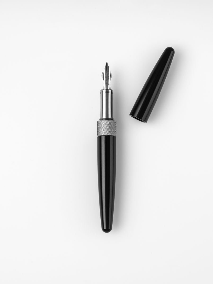 R615 Fountain Pen - Piano Black