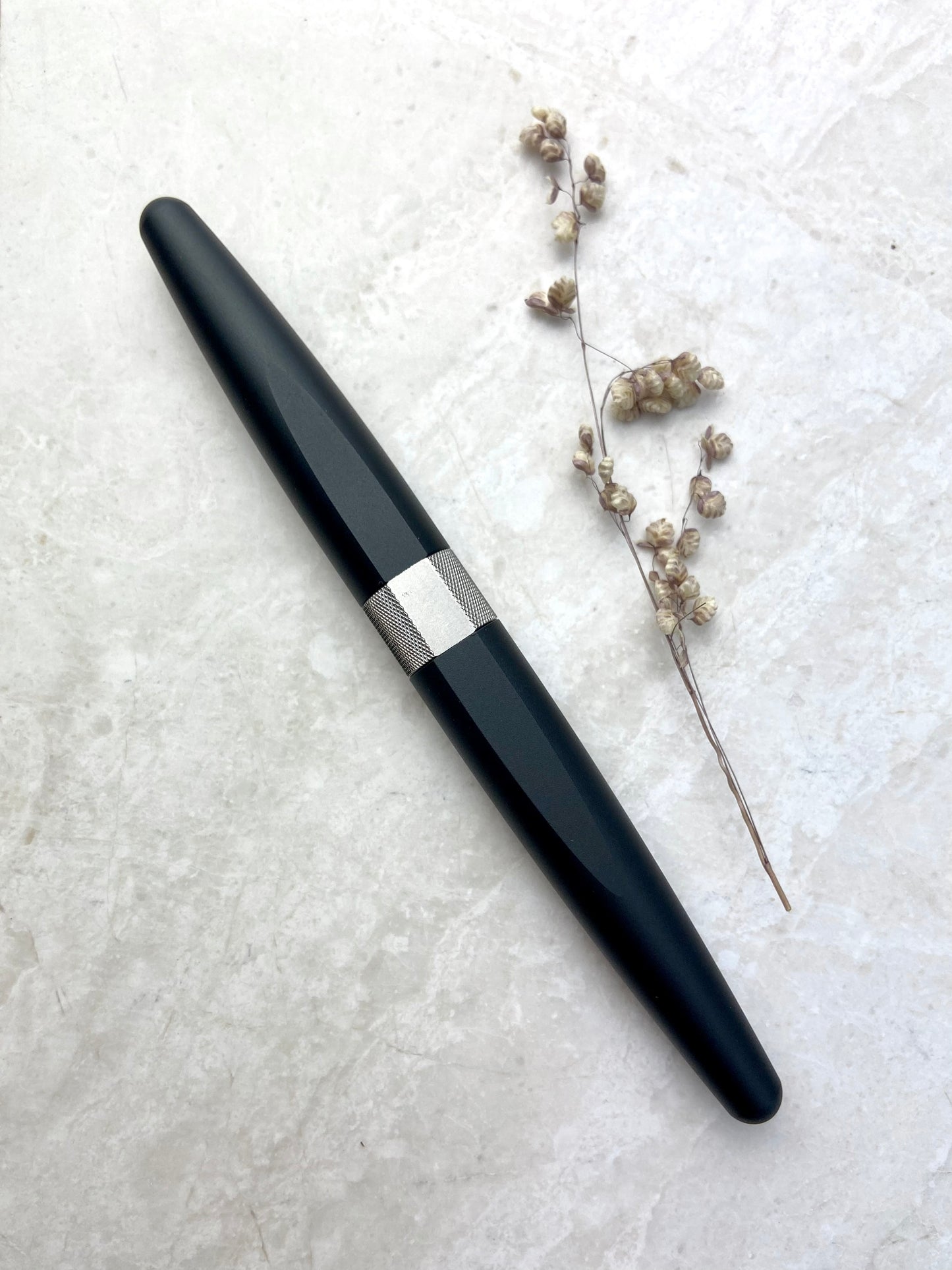 R615 Fountain Pen - Matte Black